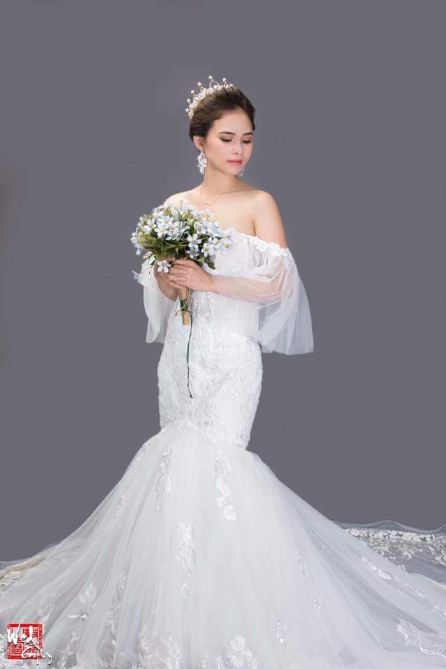 60 mẫu váy cưới trễ vai vải satin dành cho cô dâu sang trọng