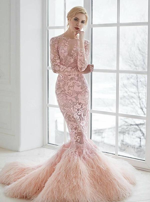 Váy cưới đuôi cá màu hồng