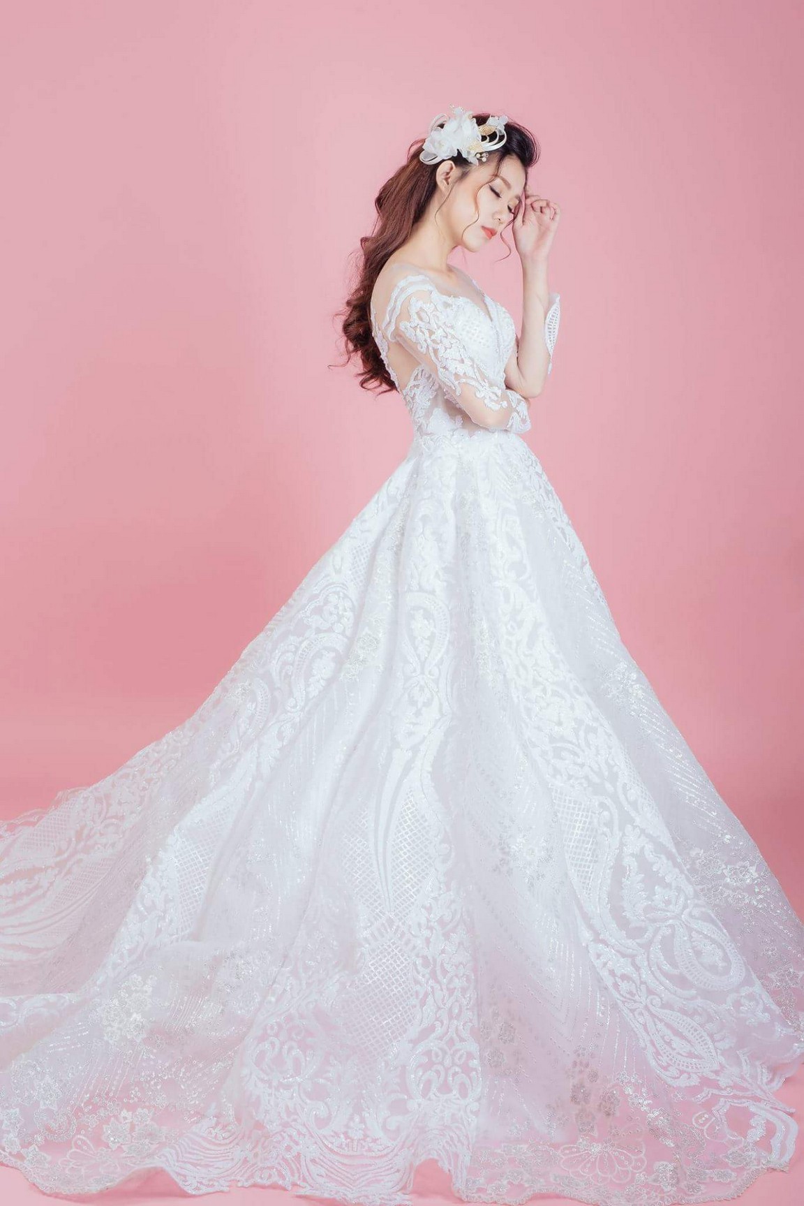 Váy cưới công chúa cao cấp  màu trắng tinh khôi xu hướng mới 2022