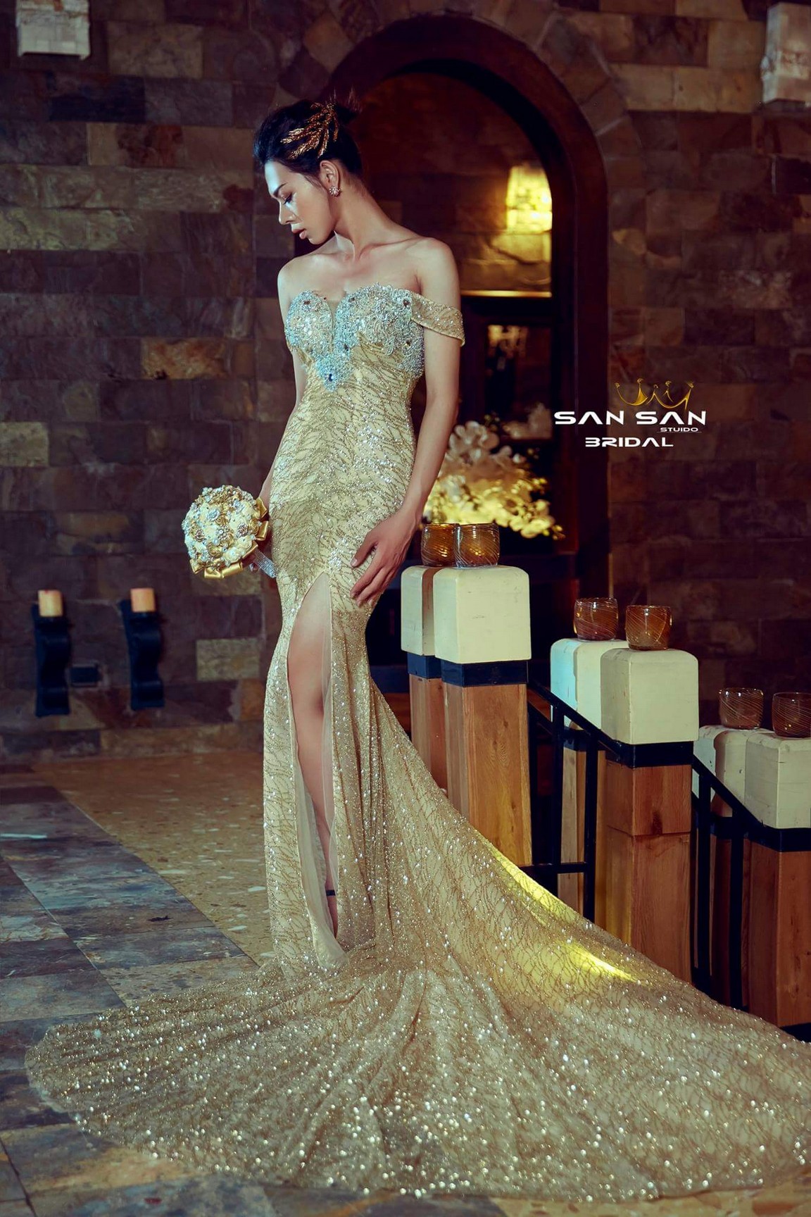 Váy cưới luxury đuôi cá xẻ tà quyễn rũ DR-8901 - Durian Bridal