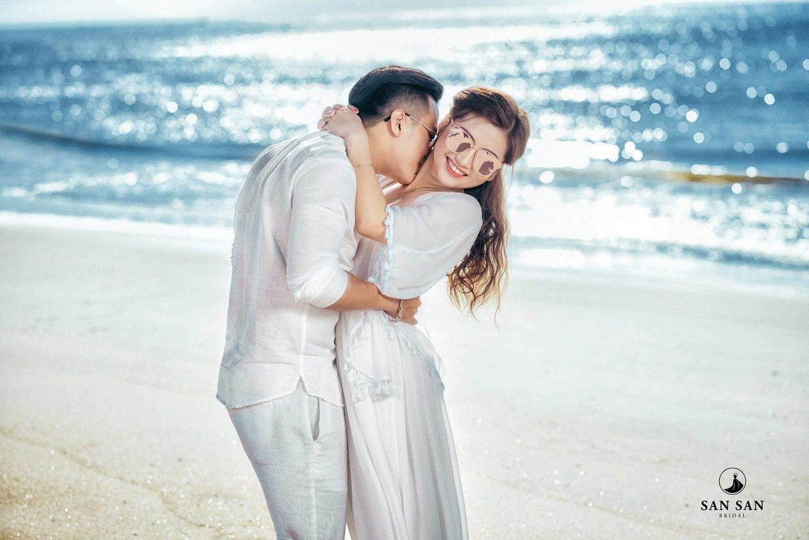 Đà Nẵng còn nhiều bãi biển đẹp và dành cho những cặp đôi muốn tổ chức ngày cưới lãng mạn. Biển Đà Nẵng vào top 10 bãi biển đẹp nhất hành tinh năm 2020 với được xếp hạng thứ