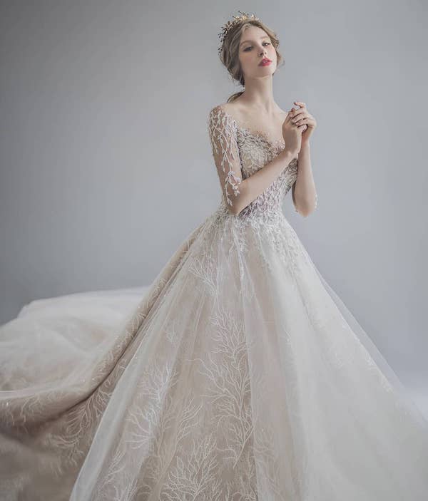 Những mẫu váy cưới chữ A đẹp trong mùa cưới 2018  2019