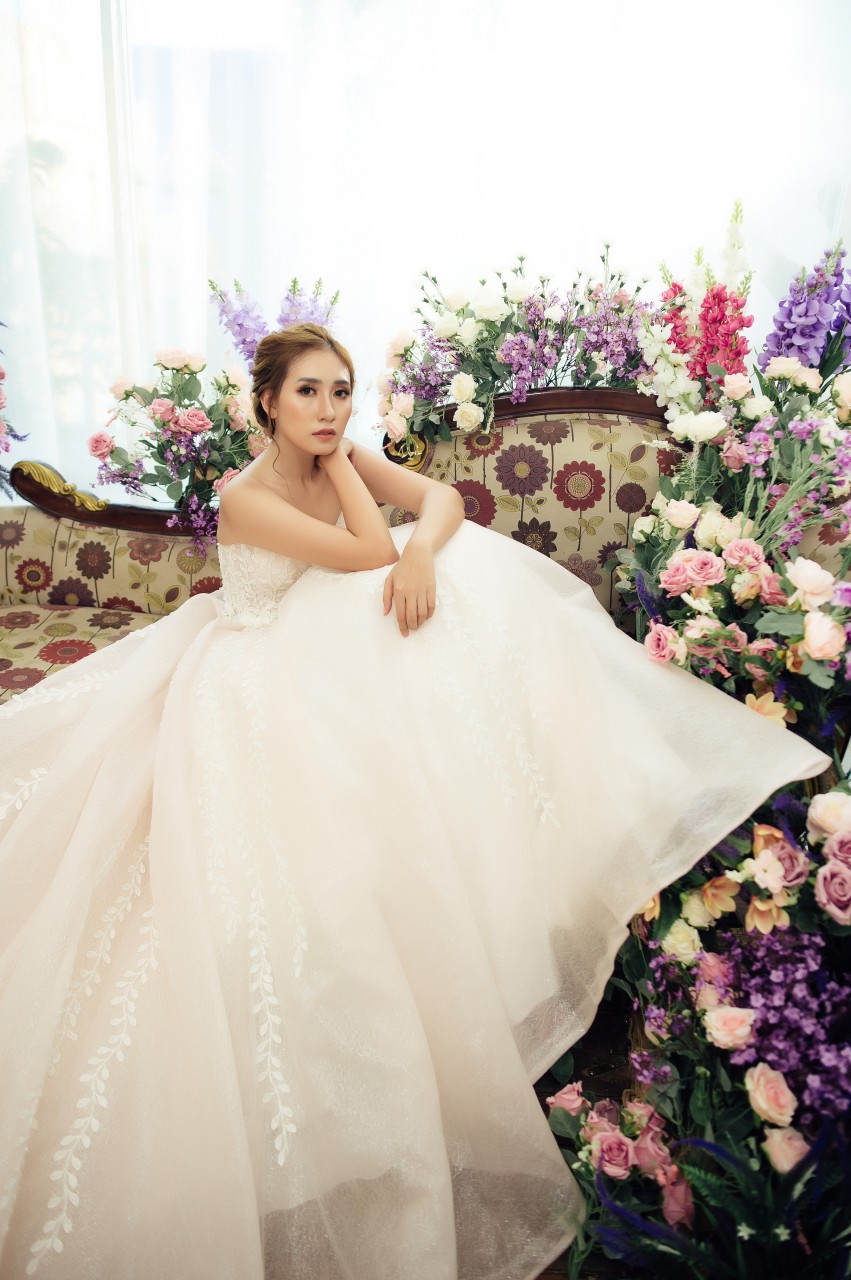 Váy cưới xòe phồng phong cách hoàng gia châu Âu  Thời trang  Việt Giải Trí